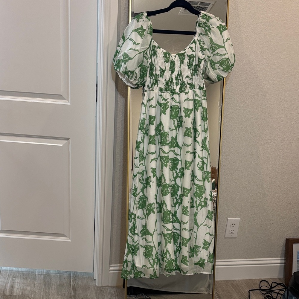 Green Floral Puff-Sleeve Maxi Dress with Smocked Bodice